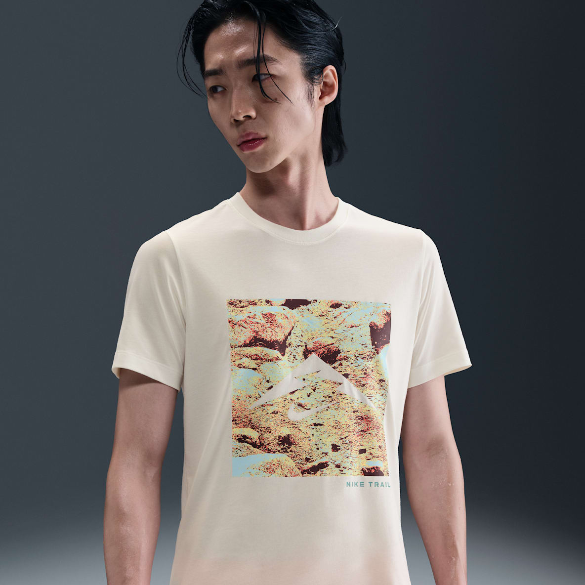 Trail Running Tops and T-Shirts. Nike JP